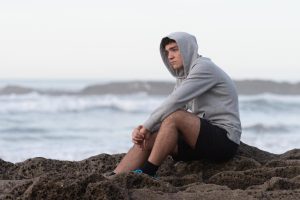 a teen struggles with common signs of anxiety